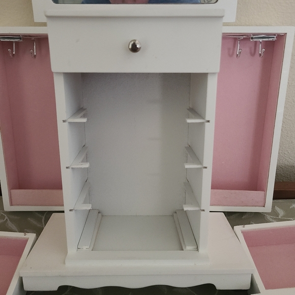 Sold!! - Picture 6 of 8